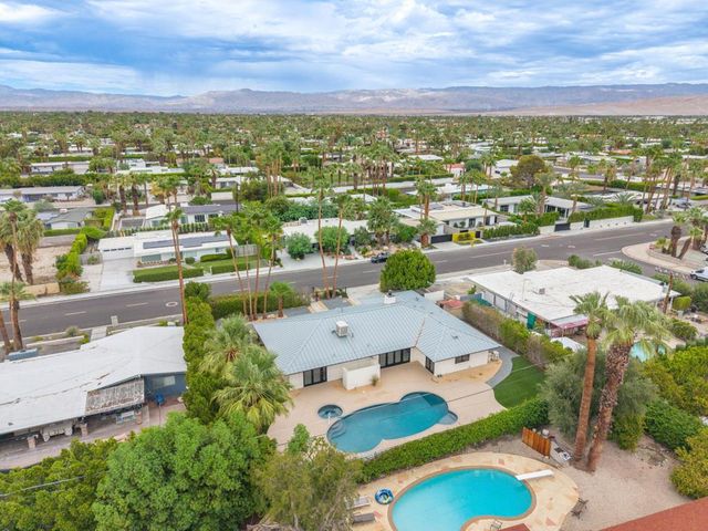 1913 E Amado Road, Palm Springs, CA 92262