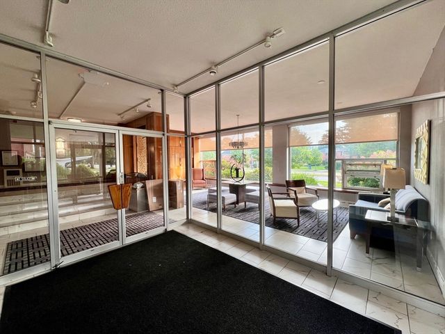 20 Hammond Pond Parkway 607, Newton, MA 02467