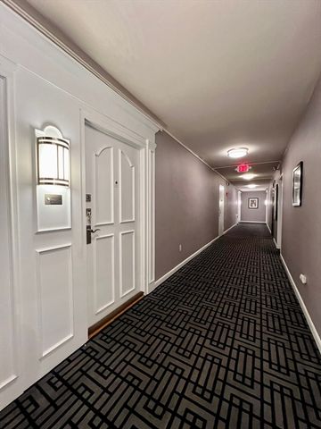 20 Hammond Pond Parkway 607, Newton, MA 02467
