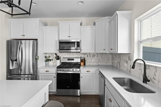 4020 Centerpiece Court, High Point, NC 27265