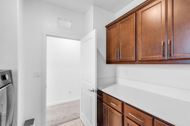 4643 Flagstaff Dr, Folsom, CA 95630