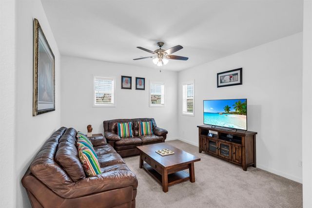 4643 Flagstaff Dr, Folsom, CA 95630