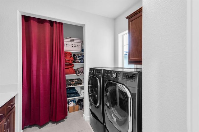 4643 Flagstaff Dr, Folsom, CA 95630