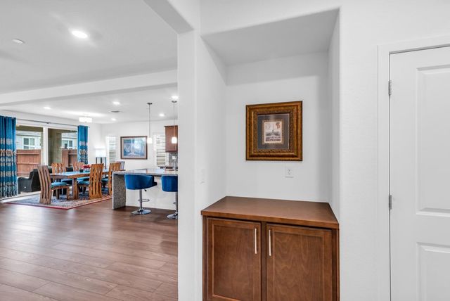 4643 Flagstaff Dr, Folsom, CA 95630