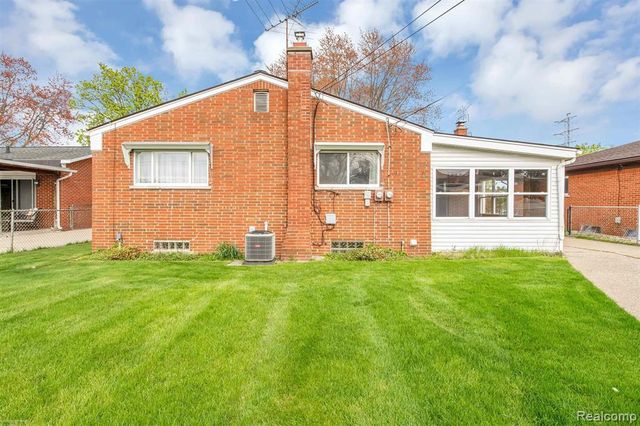 31451 Palomino Drive, Warren, MI 48093