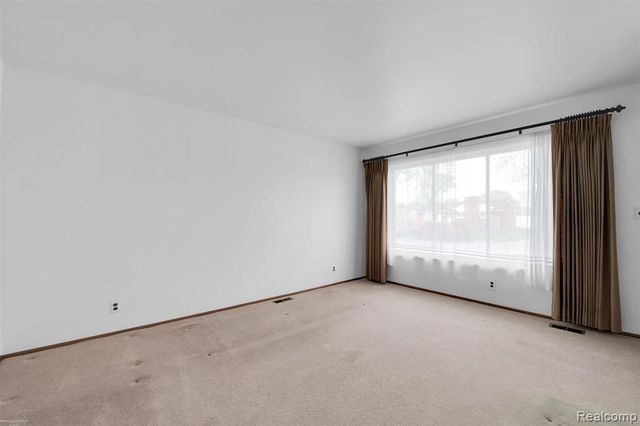 31451 Palomino Drive, Warren, MI 48093