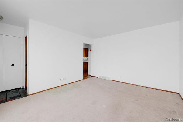 31451 Palomino Drive, Warren, MI 48093