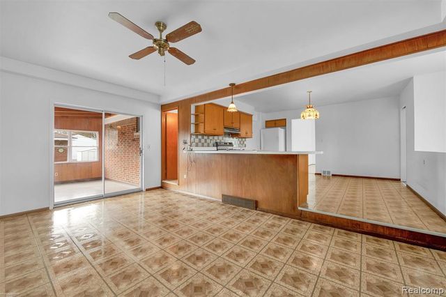 31451 Palomino Drive, Warren, MI 48093