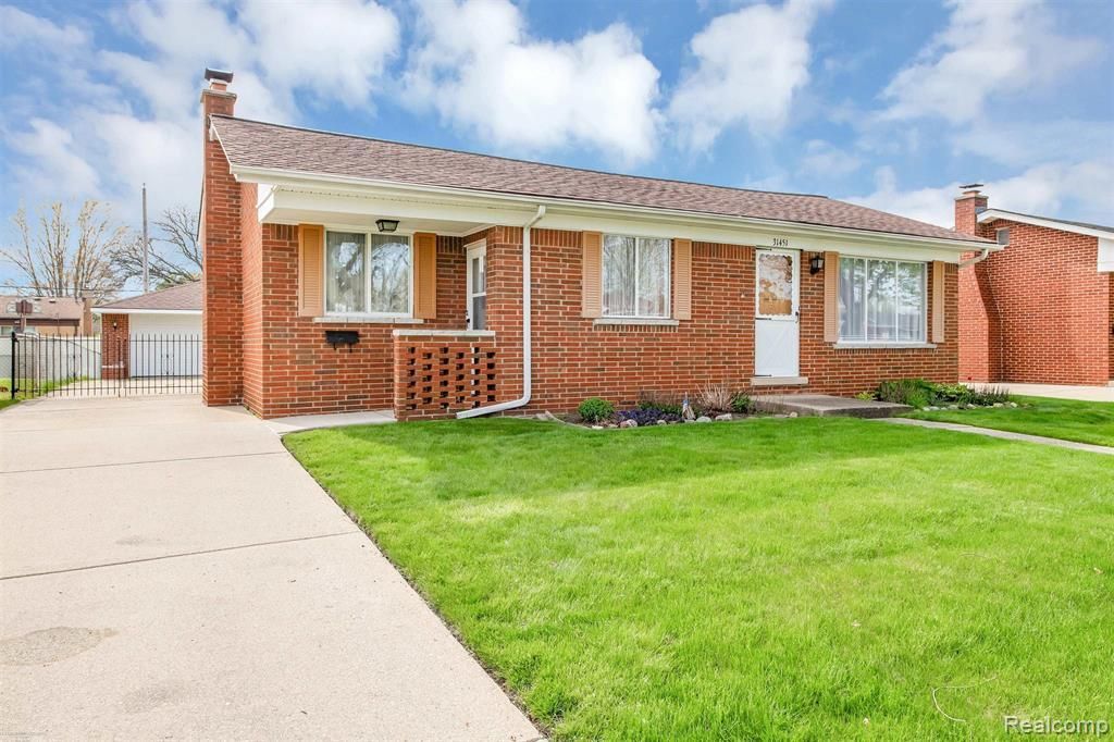 31451 Palomino Drive, Warren, MI 48093