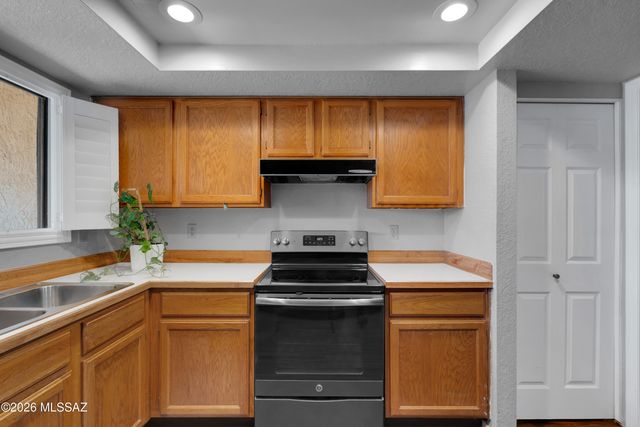 2504 N Ironwood Ridge Drive, Tucson, AZ 85745