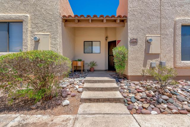 2504 N Ironwood Ridge Drive, Tucson, AZ 85745