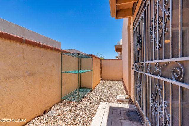 2504 N Ironwood Ridge Drive, Tucson, AZ 85745