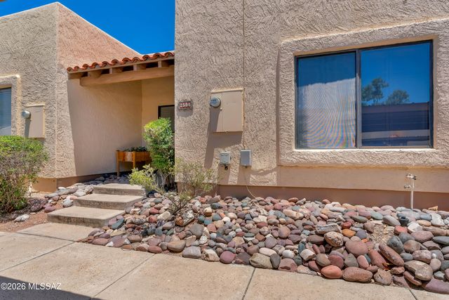 2504 N Ironwood Ridge Drive, Tucson, AZ 85745
