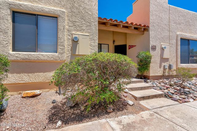 2504 N Ironwood Ridge Drive, Tucson, AZ 85745