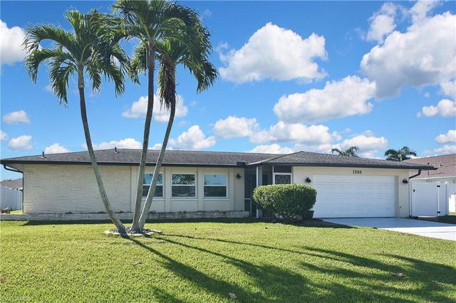 1306 Shelby PKWY, Cape Coral, FL 33904
