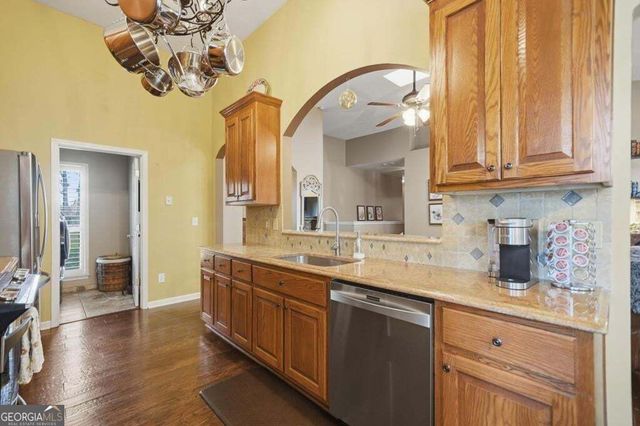 2085 Habersham Marina Road, Cumming, GA 30041