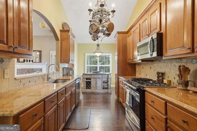 2085 Habersham Marina Road, Cumming, GA 30041