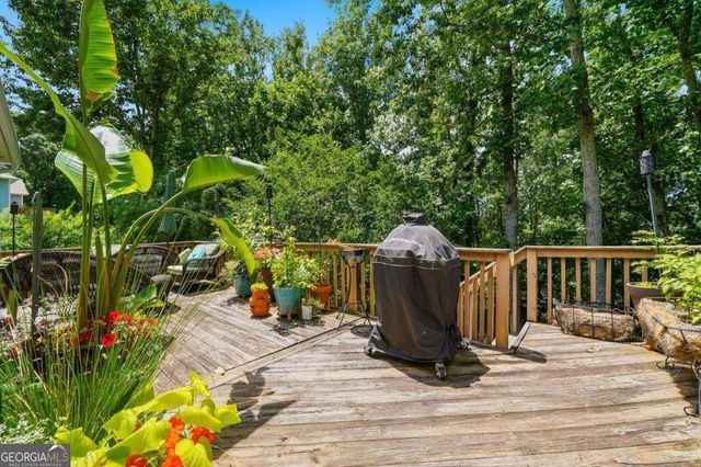 2085 Habersham Marina Road, Cumming, GA 30041
