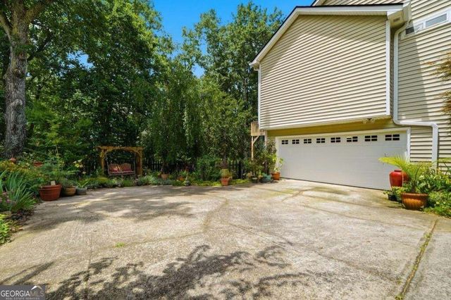 2085 Habersham Marina Road, Cumming, GA 30041