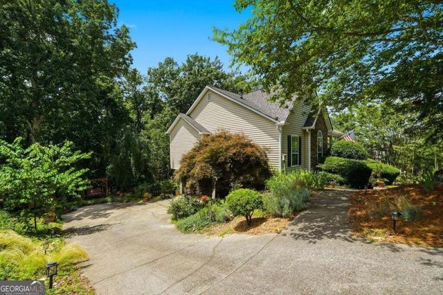 2085 Habersham Marina Road, Cumming, GA 30041