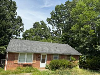 919 Glenn Ridge RD, Roanoke, VA 24017