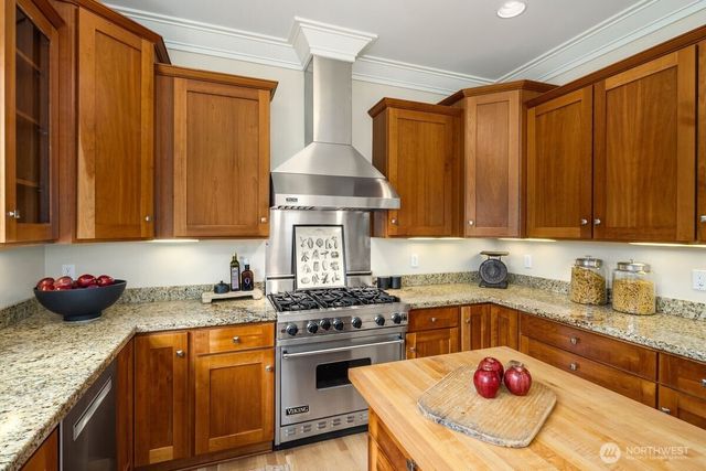 5113 47th Avenue NE, Seattle, WA 98105