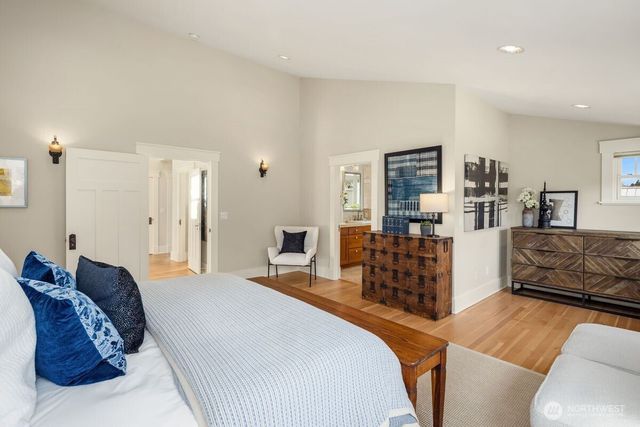 5113 47th Avenue NE, Seattle, WA 98105