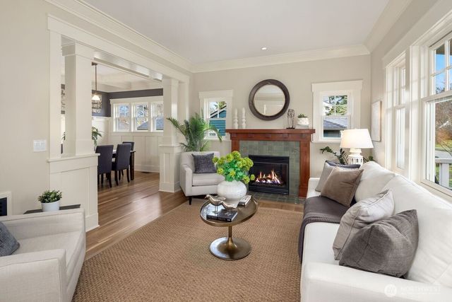 5113 47th Avenue NE, Seattle, WA 98105