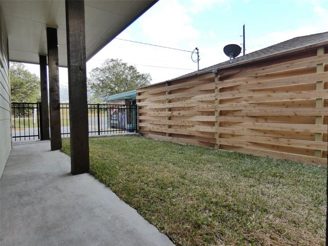 4832 Fm 2218 Road B, Rosenberg, TX 77469