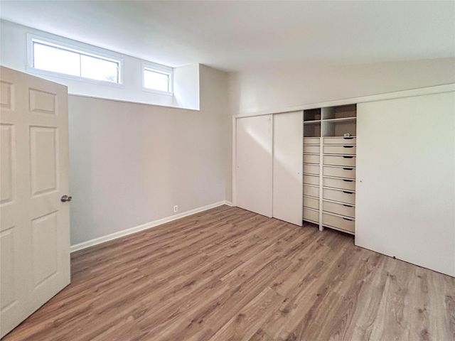 530 Circle Way, Lake Jackson, TX 77566