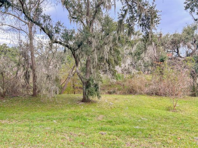 530 Circle Way, Lake Jackson, TX 77566