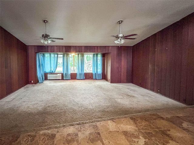 530 Circle Way, Lake Jackson, TX 77566