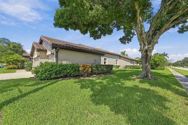 2966 HILLCREEK CIRCLE S, Clearwater, FL 33759