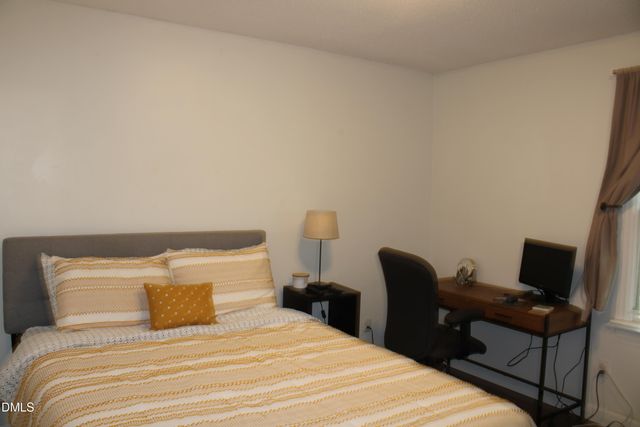 200 W Woodcroft 52 B, Durham, NC 27713