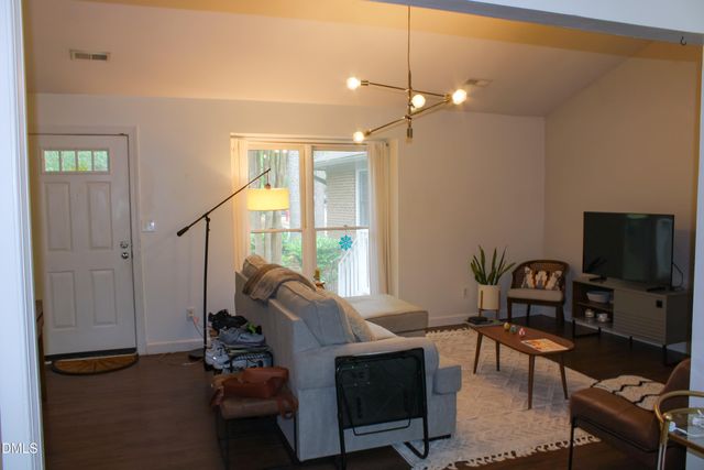 200 W Woodcroft 52 B, Durham, NC 27713