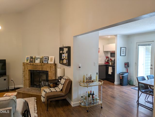 200 W Woodcroft 52 B, Durham, NC 27713