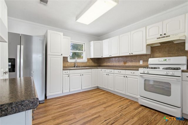 901 Barbara Drive, San Marcos, TX 78666