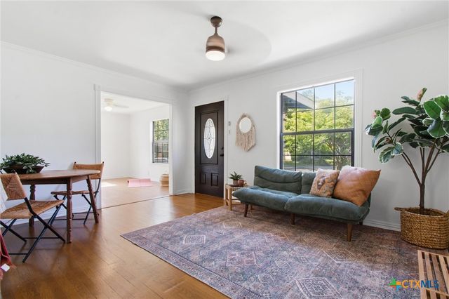 901 Barbara Drive, San Marcos, TX 78666
