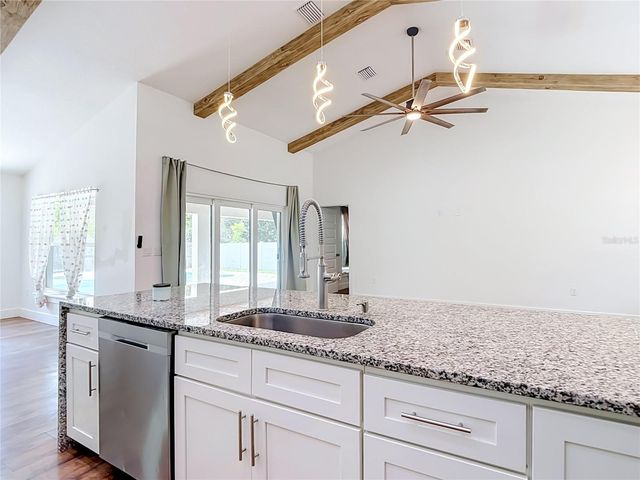 15032 HUMMINGBIRD ROAD, Weeki Wachee, FL 34614
