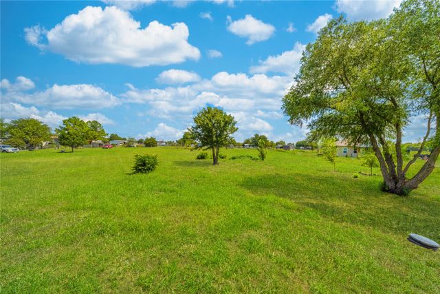 3055 Shanda Court, Kaufman, TX 75142