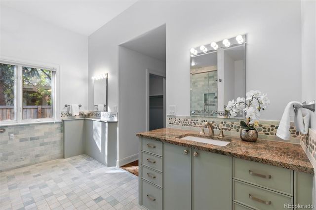 2450 E Alameda Avenue 4, Denver, CO 80209