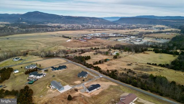 10 EARHART CT, Petersburg, WV 26847