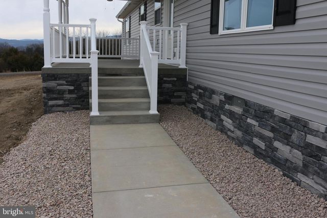 10 EARHART CT, Petersburg, WV 26847