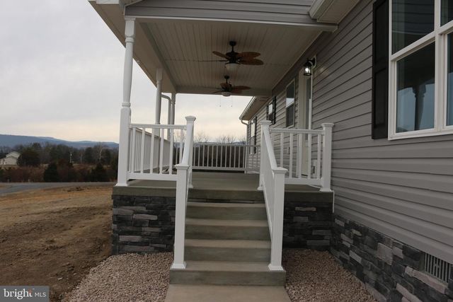 10 EARHART CT, Petersburg, WV 26847