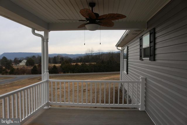 10 EARHART CT, Petersburg, WV 26847