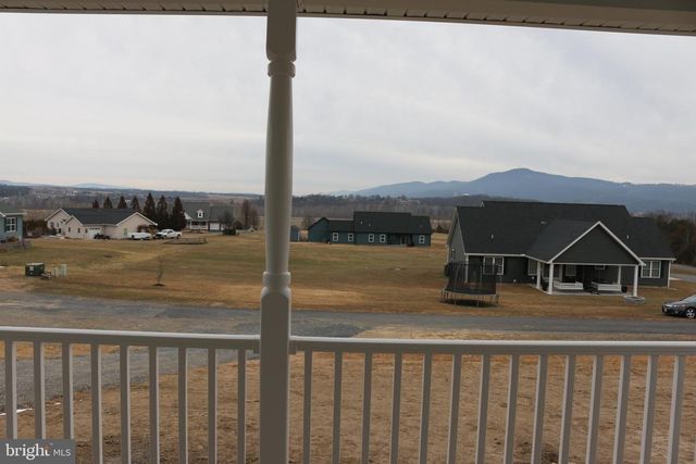 10 EARHART CT, Petersburg, WV 26847