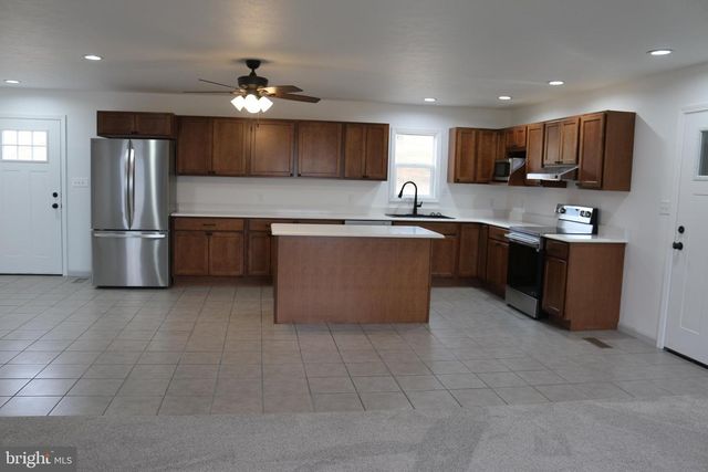 10 EARHART CT, Petersburg, WV 26847