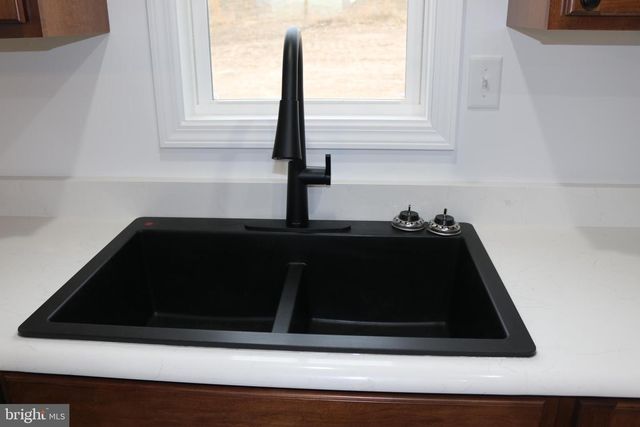 10 EARHART CT, Petersburg, WV 26847