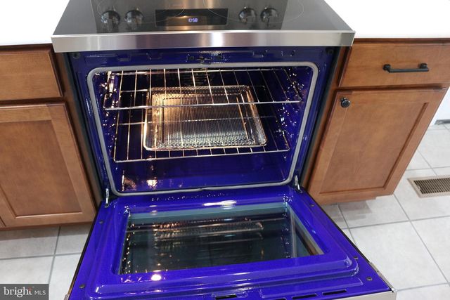 10 EARHART CT, Petersburg, WV 26847