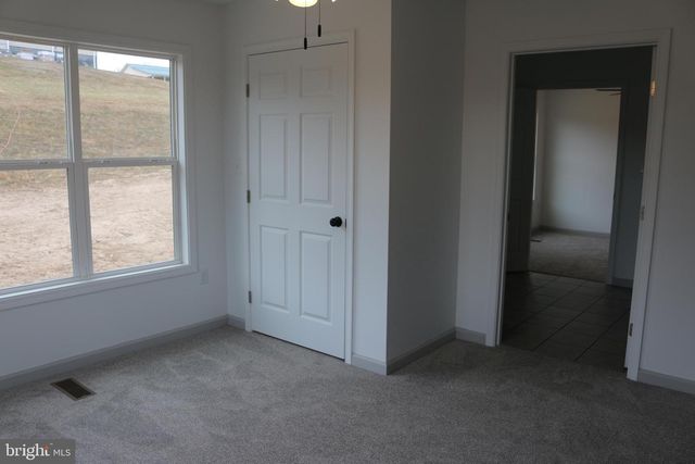 10 EARHART CT, Petersburg, WV 26847